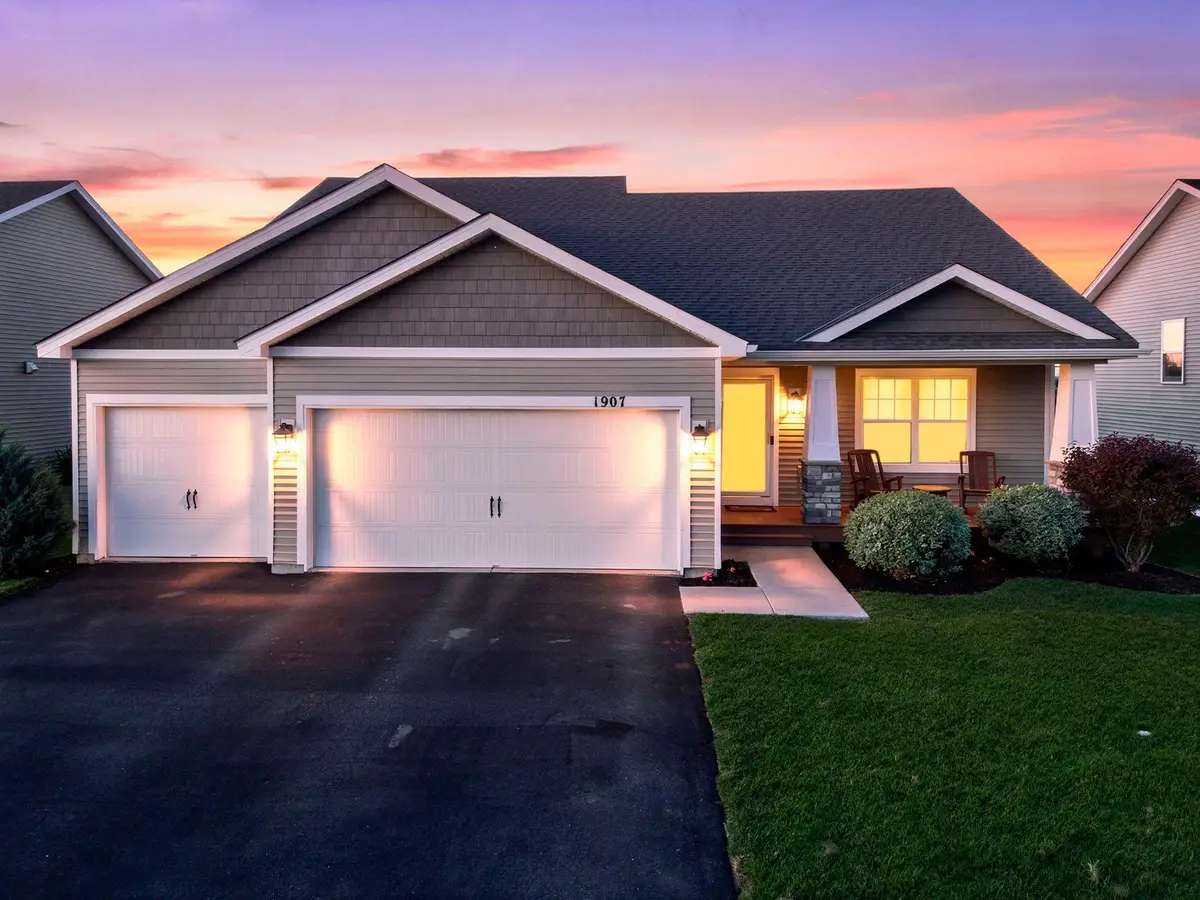 1907 Meridian Curve, Carver, MN 55315 - #1