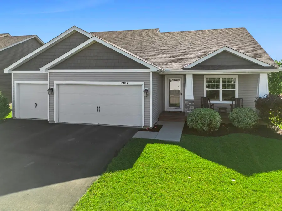 1907 Meridian Curve, Carver, MN 55315 - #2