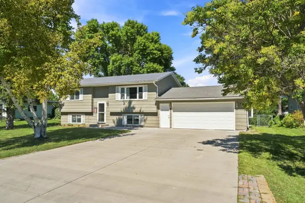 543 Crescent Drive, Thompson, ND 58278