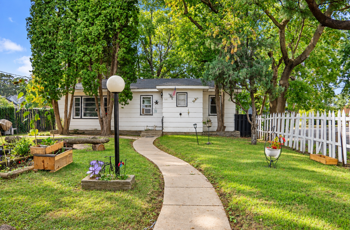 308 Roosevelt Street, Alexandria, MN 56308 - #1