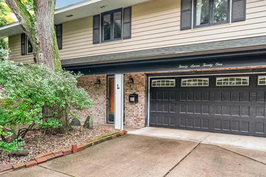 2721 June Avenue N, Golden Valley, MN 55422 - #2