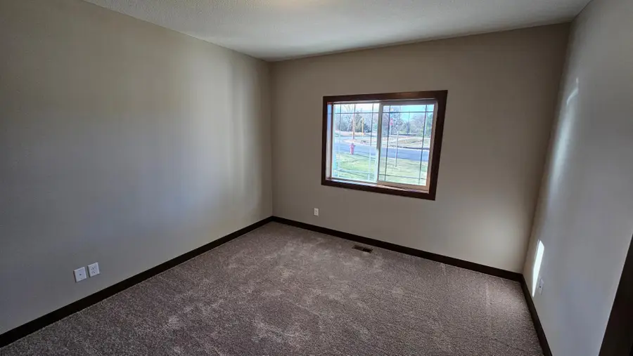 3106 Zuni Way Nw, Anoka, MN 55303 - #3