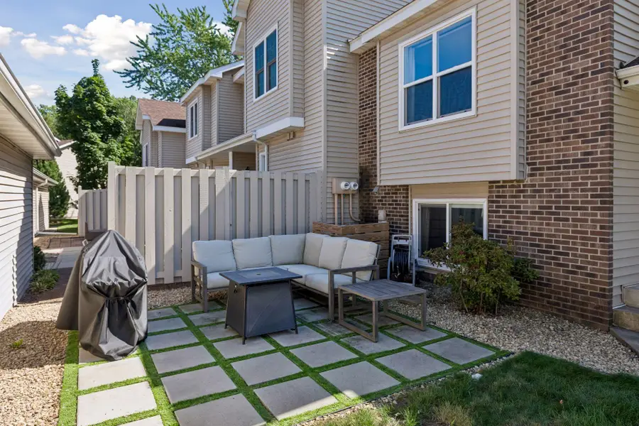10237 Arrowwood Drive, Eden Prairie, MN 55347 - #2