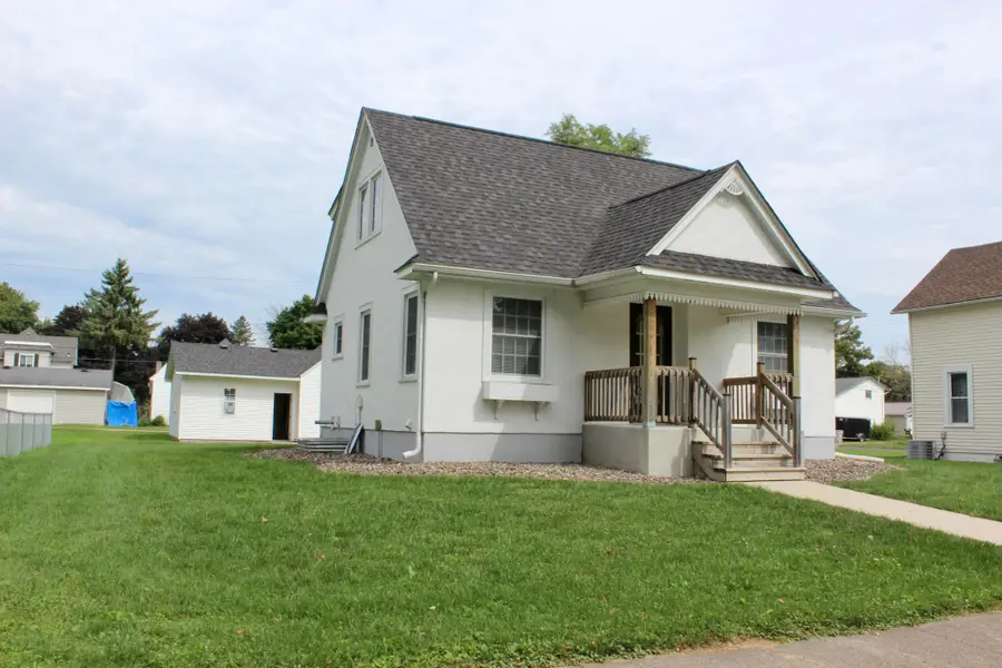 136 2nd Street Se, Blooming Prairie, MN 55917 - #2