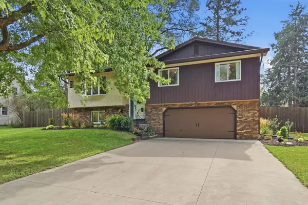 2262 Linwood Avenue E, Maplewood, MN 55119