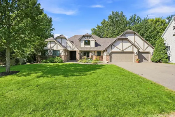 1316 Summit Oaks Drive, Burnsville, MN 55337