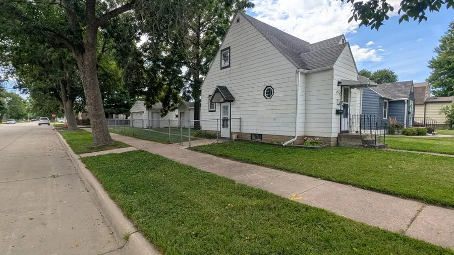 901 8th Avenue Sw, Austin, MN 55912 - #2
