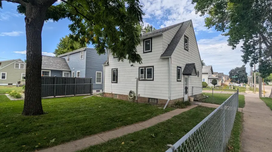 901 8th Avenue Sw, Austin, MN 55912 - #3