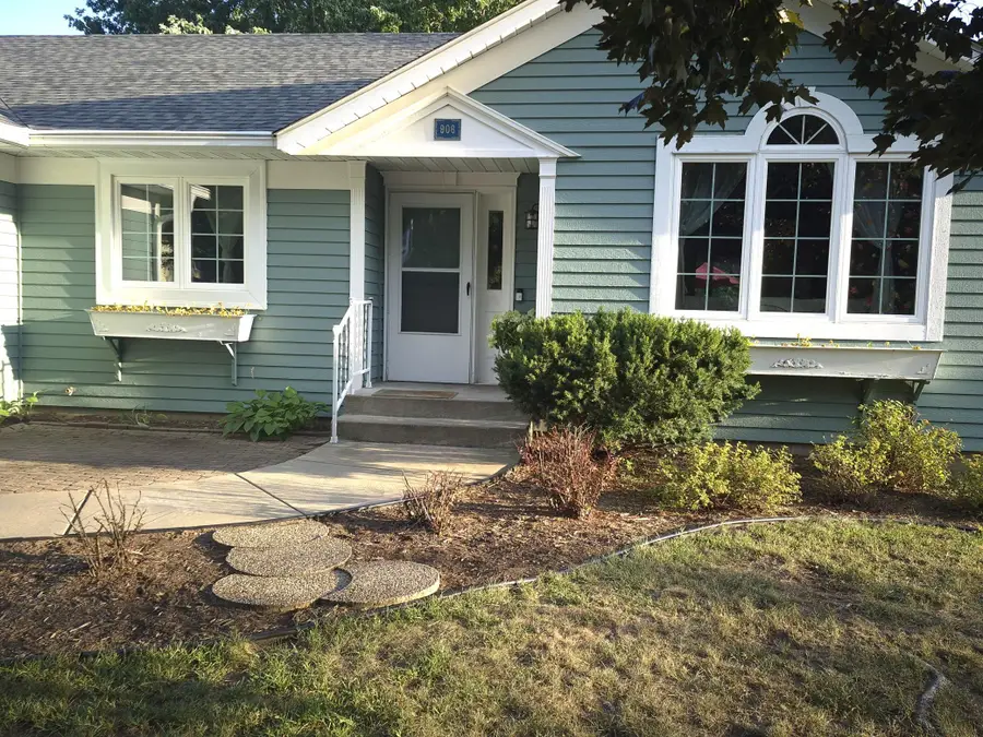 906 21st Street Se, Saint Cloud, MN 56304 - #2