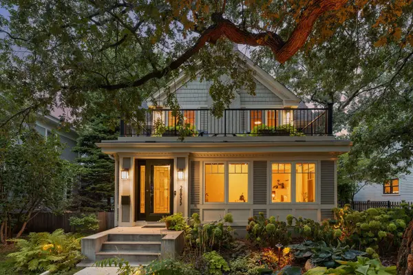 2835 James Avenue S, Minneapolis, MN 55408
