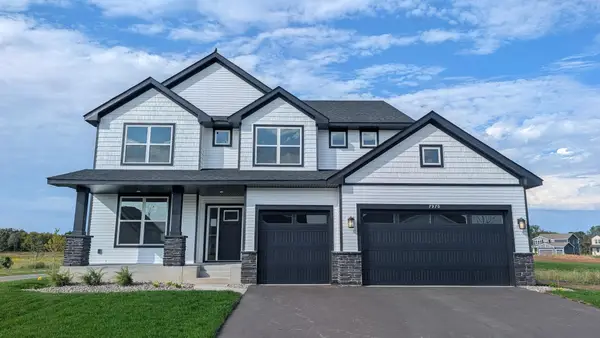 7970 41st Street N, Oakdale, MN 55128