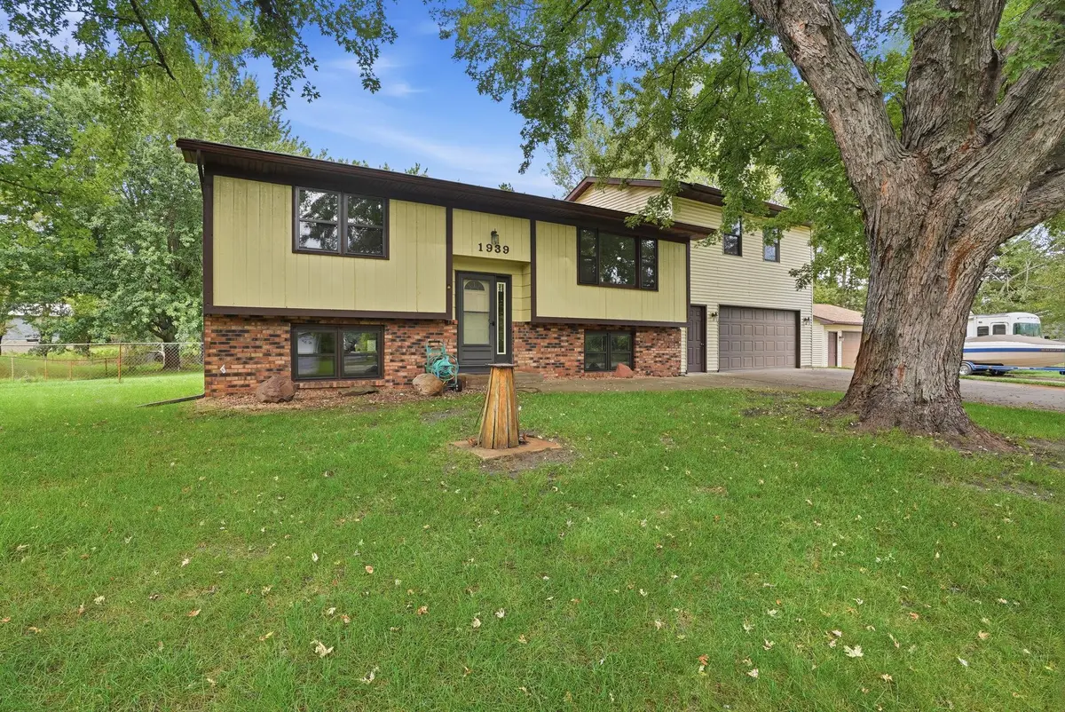 1939 168th Avenue Ne, Ham Lake, MN 55304 - #1