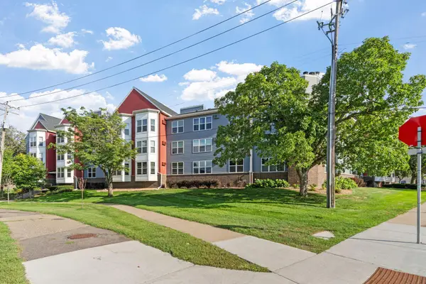 720 3rd Avenue Ne #325, Minneapolis, MN 55413