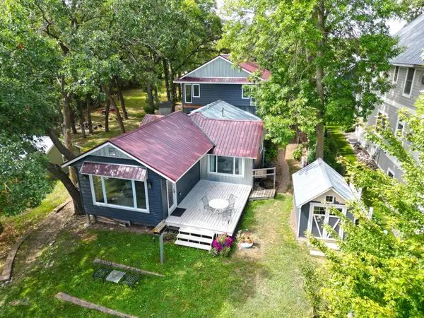 7496 Isaak Avenue Nw, Annandale, MN 55302