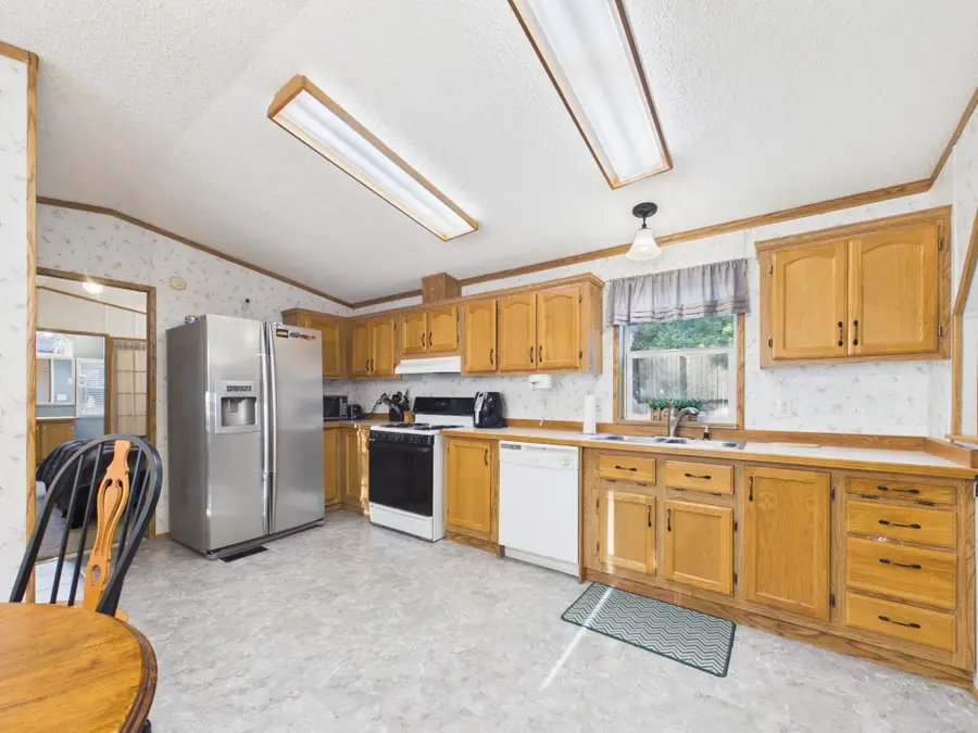 701 Oak Avenue, Madison Lake, MN 56063 - #3