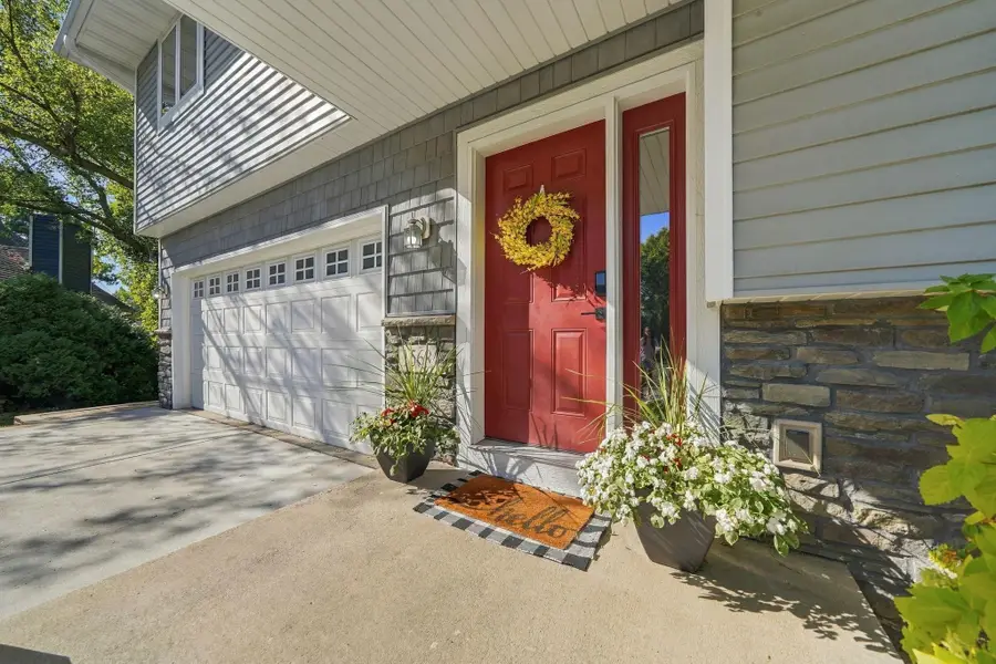 1568 27th Avenue Nw, New Brighton, MN 55112 - #2