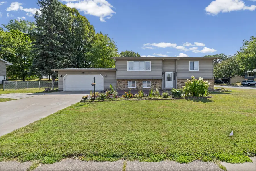8921 49th Avenue N, New Hope, MN 55428 - #2