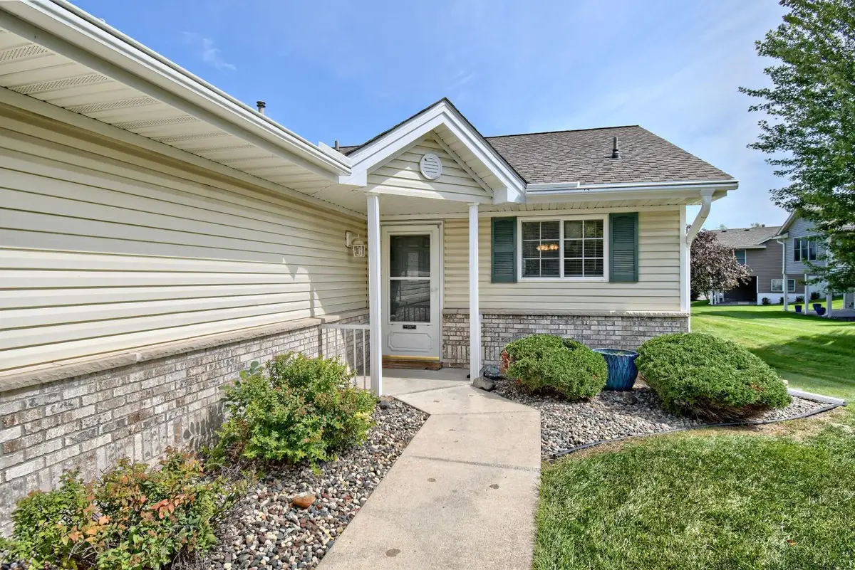 828 Woodland Drive, Mahtomedi, MN 55115 - #1