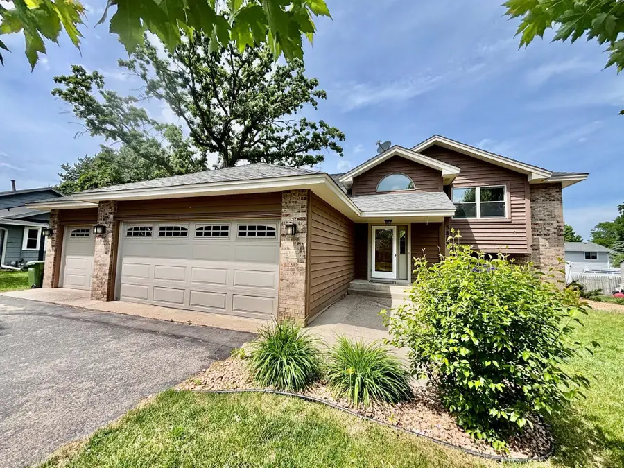 3883 97th Lane Ne, Blaine, MN 55014 - #3