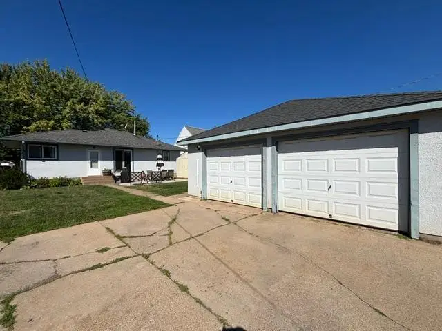 2418 8th Avenue E, Hibbing, MN 55746 - #2
