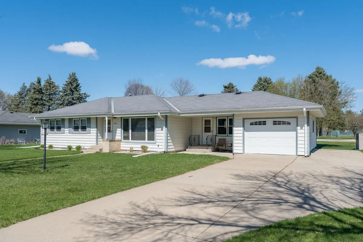 209 Hillcrest Way, Le Sueur, MN 56058 - #1