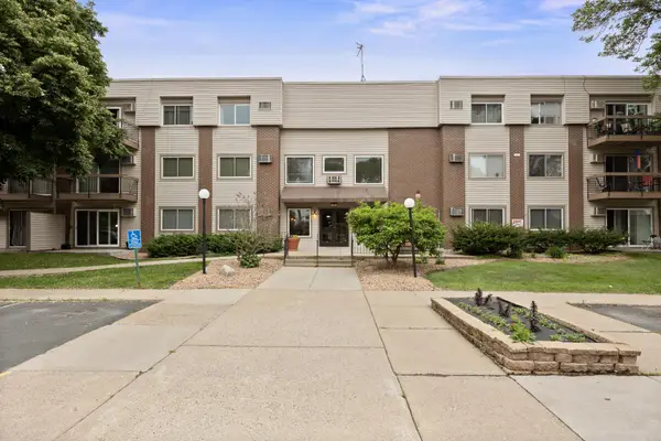 2800 Hillsboro Avenue N #214, New Hope, MN 55427