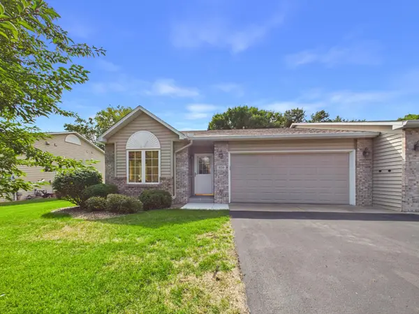 920 Evergreen Court, Vadnais Heights, MN 55127