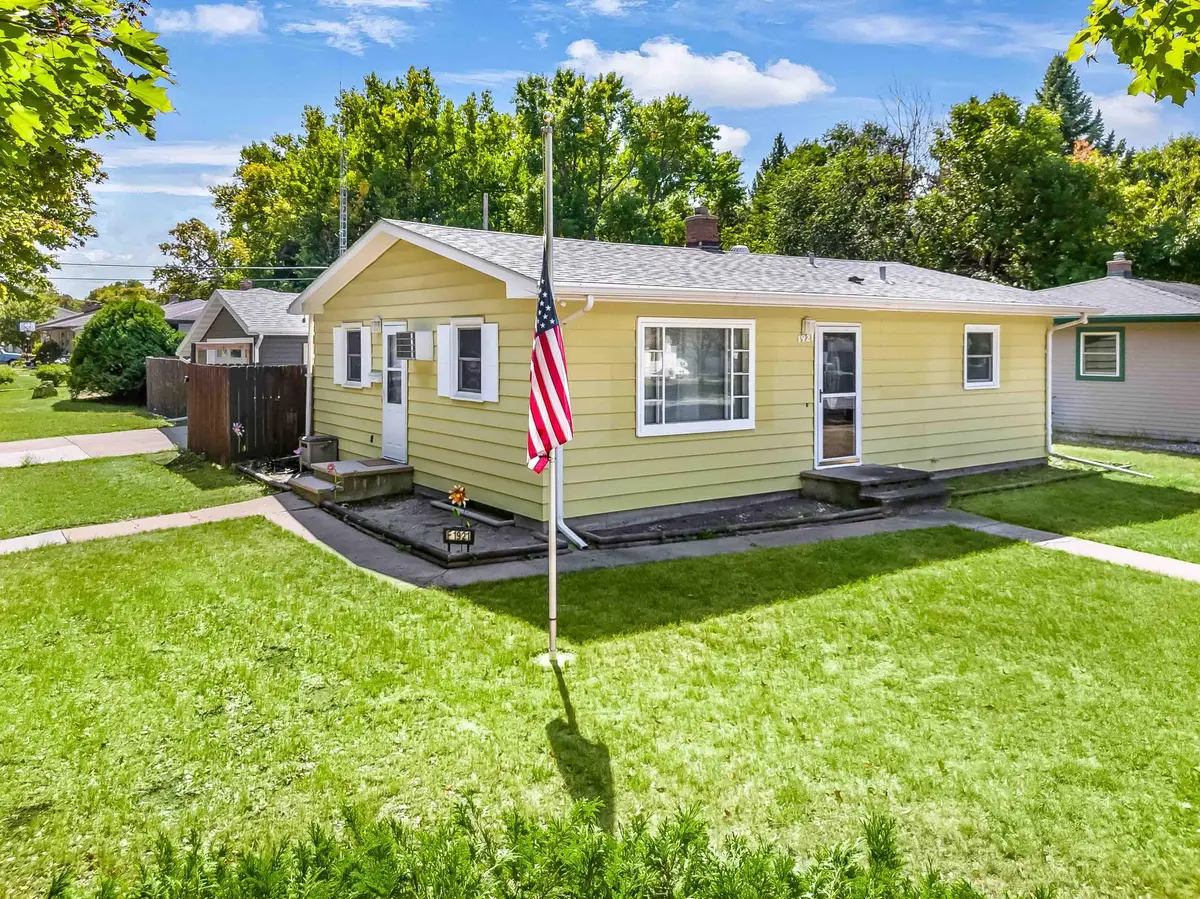 1921 N 10th Avenue N, Moorhead, MN 56560 - #1