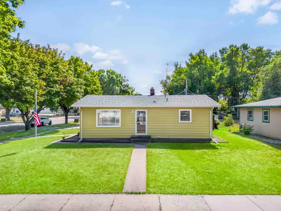 1921 N 10th Avenue N, Moorhead, MN 56560 - #2