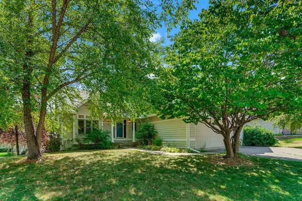 8843 Blackoaks Lane N, Maple Grove, MN 55311