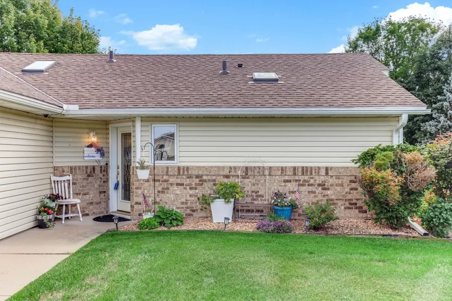 9205 Yorkshire Lane, Brooklyn Park, MN 55443 - #3