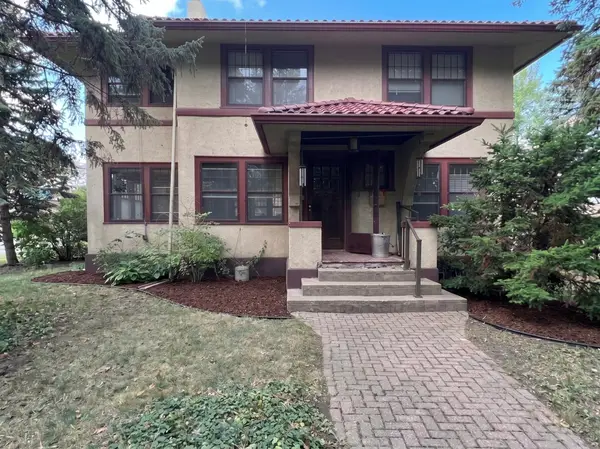 121 Maria Avenue, Saint Paul, MN 55106