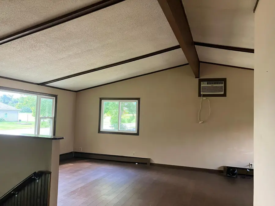 16 South Street Sw, Dodge Center, MN 55927 - #3