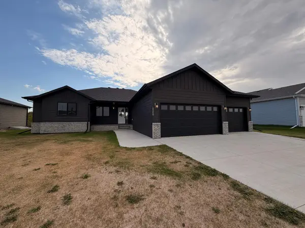 10258 Burgundy Drive, Horace, ND 58047