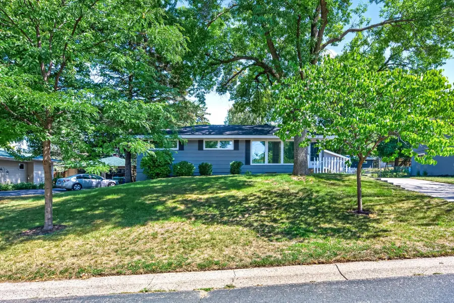 245 17th Avenue Nw, New Brighton, MN 55112 - #3