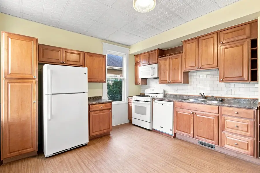 190 Annapolis Street E, West Saint Paul, MN 55118 - #2