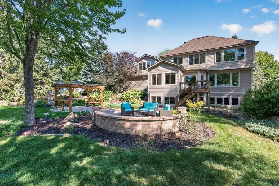 3034 Edgewater Drive, Woodbury, MN 55125 - #3