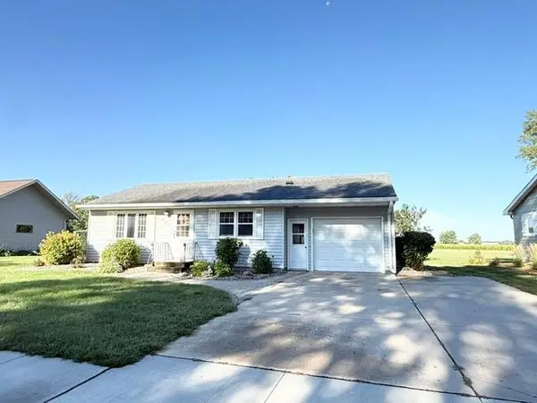 460 N Park Avenue, Le Center, MN 56057