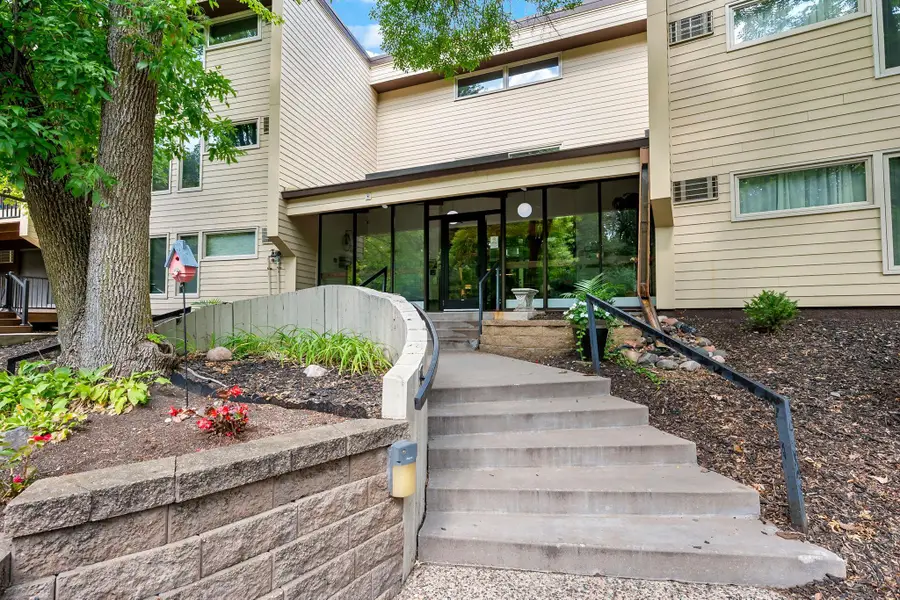 12600 Parkwood Drive #316, Burnsville, MN 55337 - #2