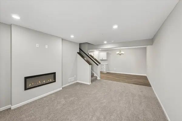 8828 Meadowcrest Drive Ne, Monticello, MN 55362