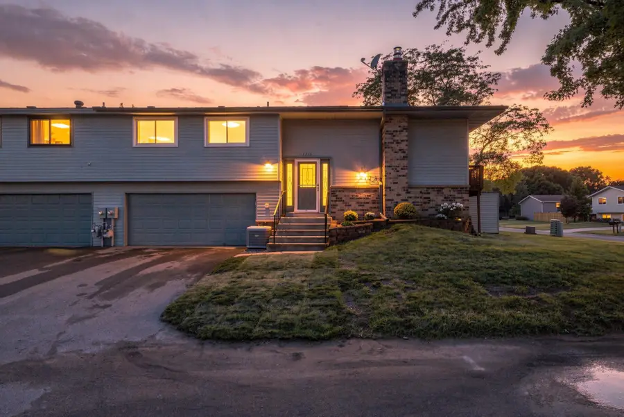 1716 Woodgate Lane, Eagan, MN 55122 - #2
