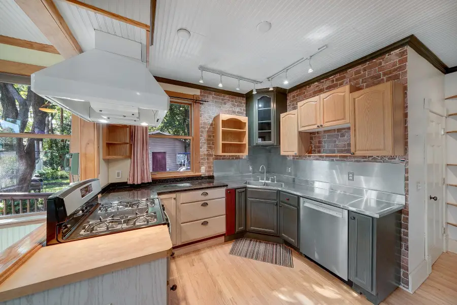 110 Winifred Street W, Saint Paul, MN 55107 - #2