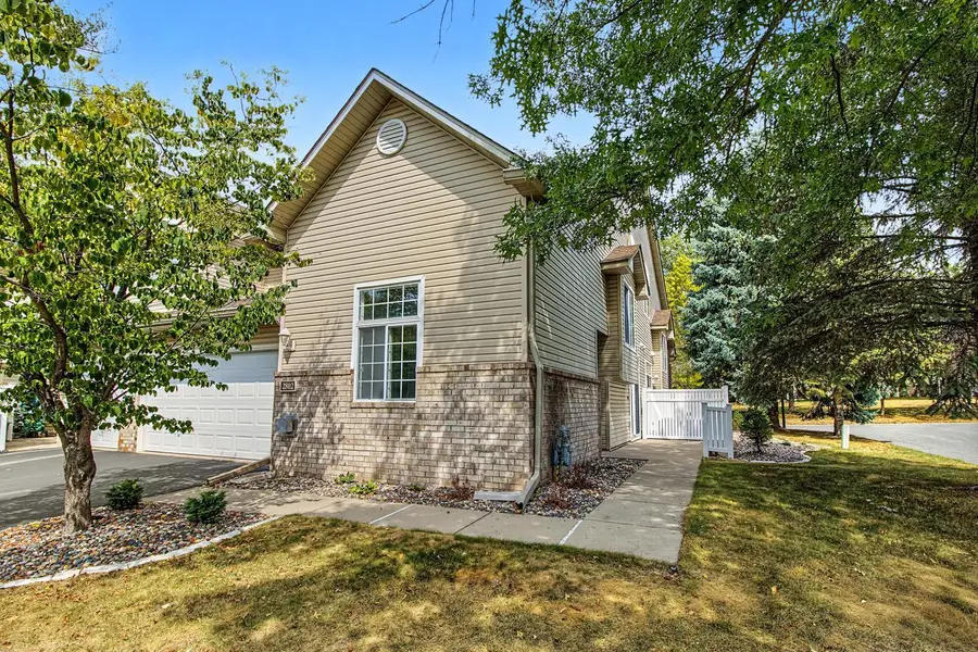 2802 Mallard Drive, Woodbury, MN 55125 - #2