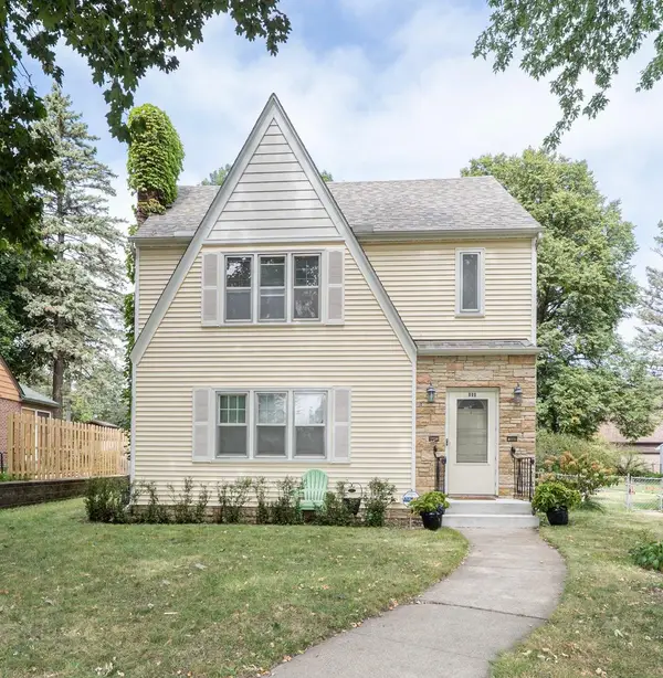 899 Parkview Avenue, Saint Paul, MN 55117