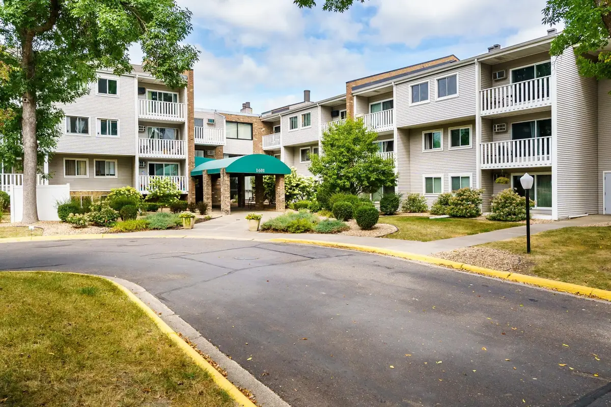 1601 N Innsbruck Drive #373NE, Fridley, MN 55432 - #1