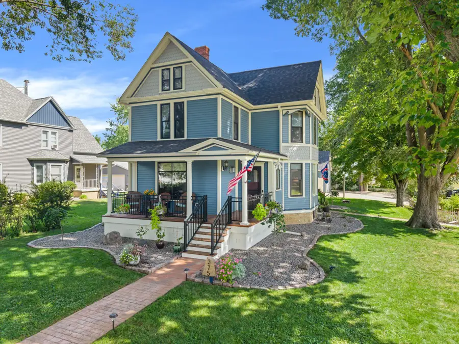 375 4th Street Sw, Plainview, MN 55964 - #2