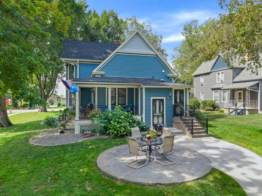 375 4th Street Sw, Plainview, MN 55964 - #3