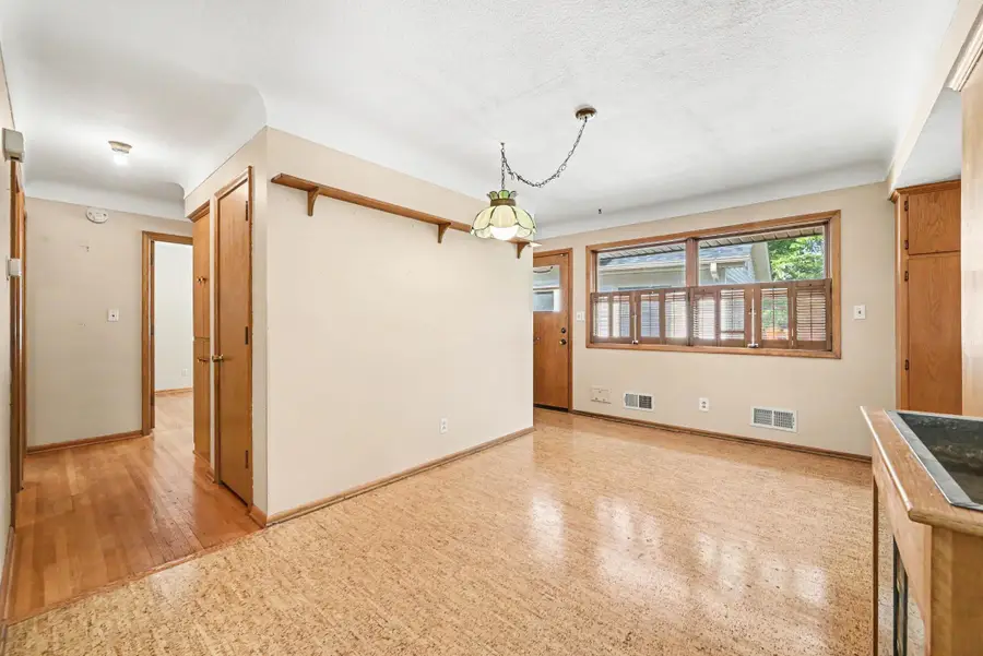623 Griggs Street S, Saint Paul, MN 55116 - #2