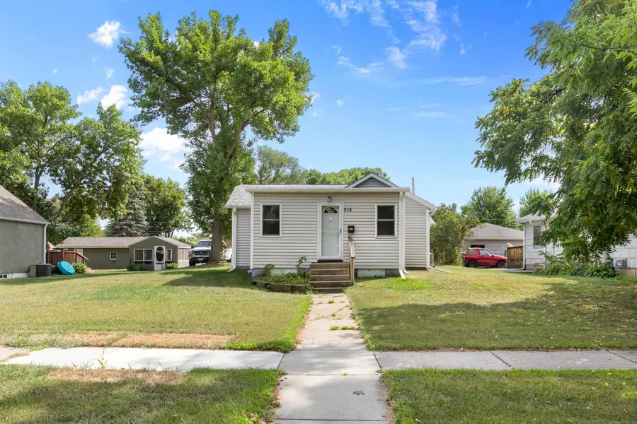 914 5th Avenue W, Shakopee, MN 55379 - #2