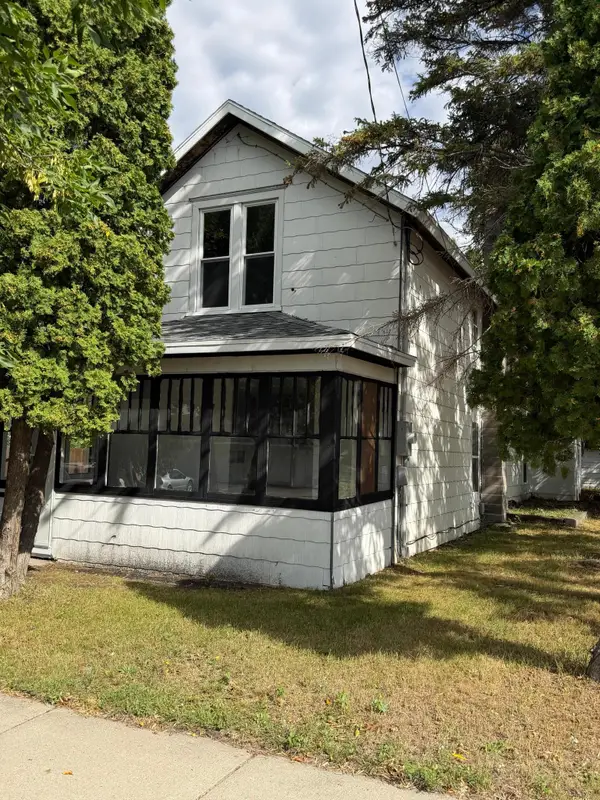 311 E 4th Street, Crookston, MN 56716